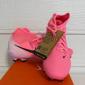 Nike Phantom Luna II Academy soccer cleats size 9.5 men / 11 women New in Box